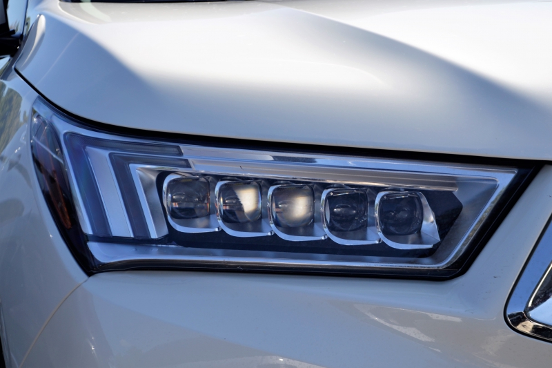 automobile-ARTIGUES-min_acura-headlamp-2834131